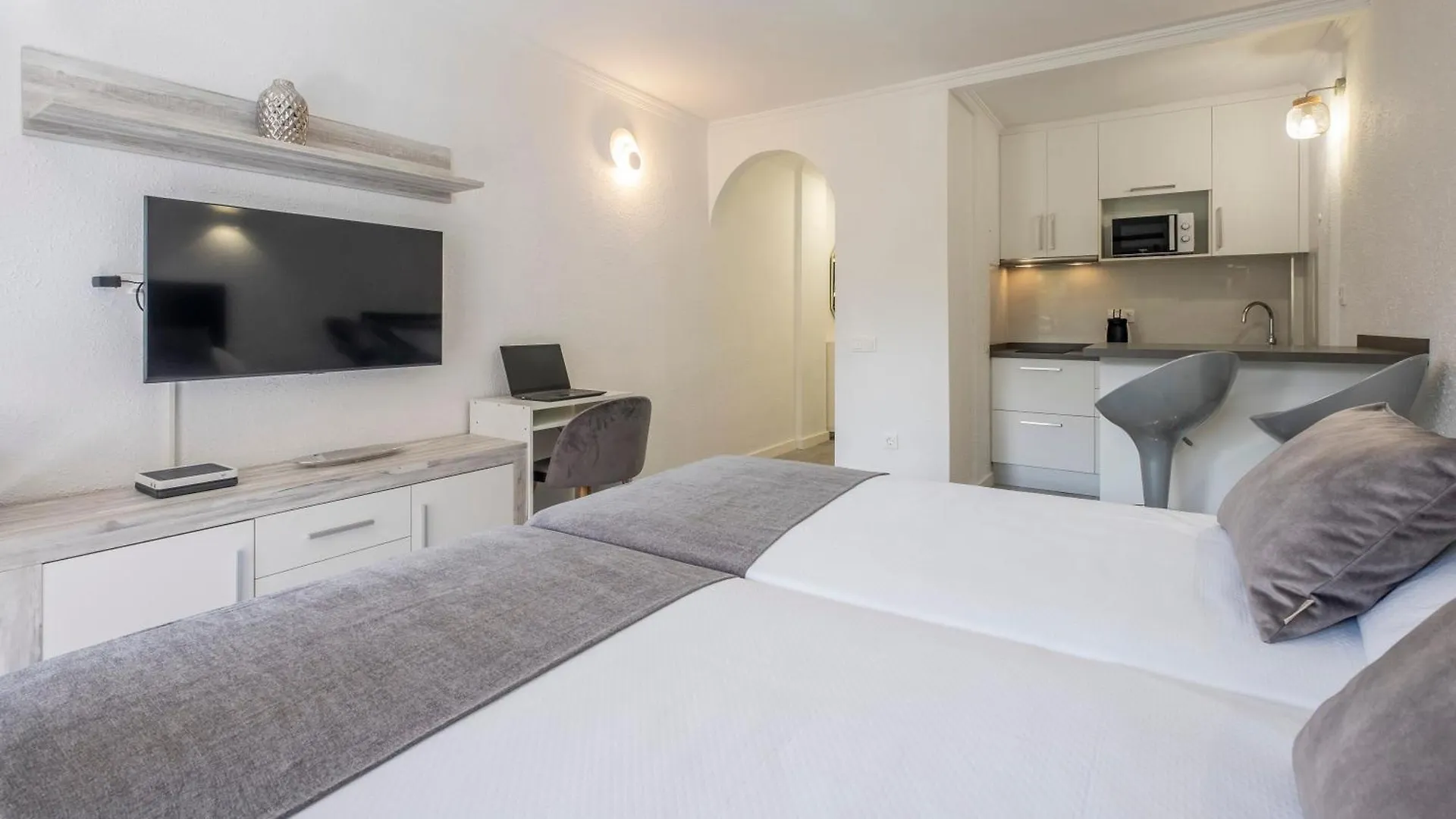 Premium Studio With Pool In Puerto De La Cruz Summa Haus